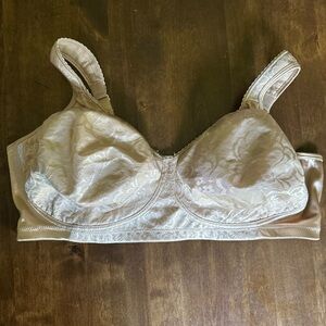 Playtex 18 Hr Hour Bra # 4745 Ultimate Wireless Support‎ Full Coverage 44C Nude